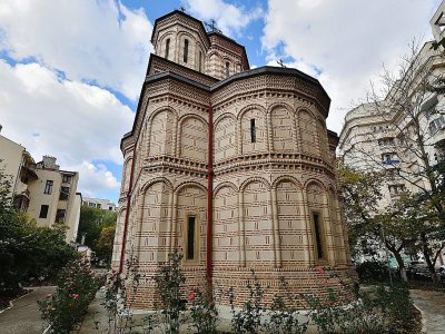 L'église orthodoxe Mihai-Voda, érigée en 1594, fut déplacée de près de 300 mètres sous Ceausescu - Daniel MIHAILESCU [AFP]