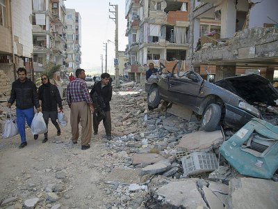 Photo prise le 13 novembre à Sarpol-e Zahab montrant des dégâts occasionés par le séisme d'une magnitude de 7,3 qui a secoué la veille la province iranienne de Kermanshah. - Farzad MENATI [TASNIM NEWS/AFP]