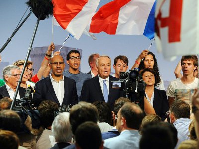 L'ancien président du Mouvement des Jeunes socialistes, Thierry Marchal-Beck, ici à droite de l'image pendant les Universités d'été du parti, à La Rochelle, le 25 août 2013 - XAVIER LEOTY [AFP/Archives]