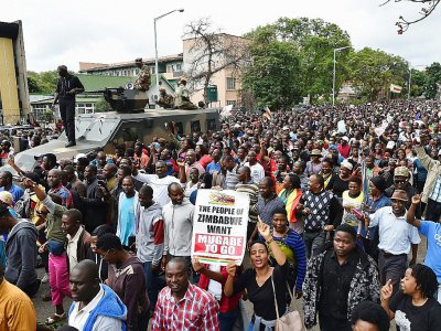Des milliers de personnes ont manifesté le 18 novembre 2017 à Harare pour réclamer le départ du président zimbabwéen Robert Mugabe - - [AFP]