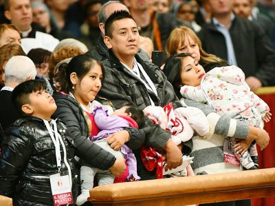 Des croyant assiste à la messe du pape François au Vatican à l'occasion de la "Journée mondiale des pauvres", le 19 novembre 2017 - Vincenzo PINTO [AFP]