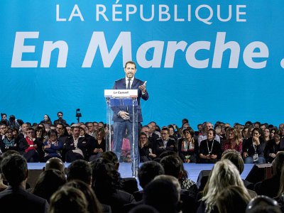 Christophe Castaner, responsable de La République en marche, le 18 novembre 2017 à Lyon - JEAN-PHILIPPE KSIAZEK [AFP]