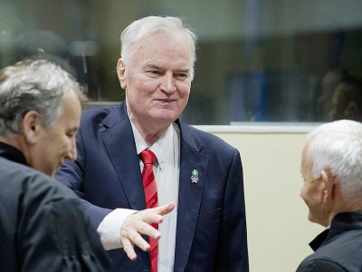 Ratko Mladic, surnommé le "boucher des Balkans", arrrive au  Tribunal pénal international pour l'ex-Yougoslavie, pour le verdict de son procès, le 22 novembre 2017 à La Haye - Peter Dejong [POOL/AFP]