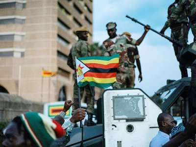 Manifestation de joie dans les rues de Harare le 21 novembre après la démission de Robert Mugabe - MARCO LONGARI [AFP]