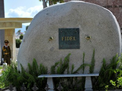 La tombe de Fidel Castro au cimentière de Santa Ifigenia, le 20 juin 2017 à Santiago de Cuba - Yamil LAGE [AFP/Archives]