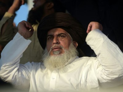 Le leader du groupe religieux pakistanais Tehreek-i-Labaik Yah Rasool Allah Pakistan (TLYRAP) Khadim Hussain Rizvi à Islamabad, le 26 novembre 2017 - AAMIR QURESHI [AFP]