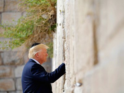 Le président américain Donald Trump à Jérusalem devant le mur des Lamentations, le site le plus sacré du judaïsme, le 22 mai 2017 - MANDEL NGAN [AFP]