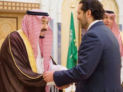 Photo obtenue auprès du palais royal saoudien montrant le Premier ministre libanais Saad Hariri lors d'un entretien avec le roi Salmane, le 6 novembre 2017 à Ryad - BANDAR AL-JALOUD [Saudi Royal Palace/AFP/Archives]