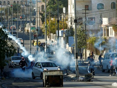 Heurts entre manifestants palestiniens et soldats israéliens dans la ville de Bethléem en Cisjordanie occupée, le 9 décembre 2017 - Musa AL SHAER [AFP]