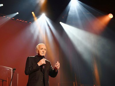 Le chanteur Charles Aznavour en concert à l'AccorHotels Arena de Bercy, le 13 décembre 2017 à Paris - Eric FEFERBERG [AFP]