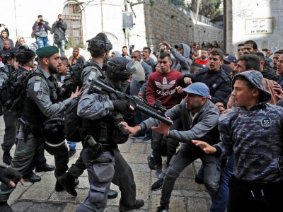 Heurts entre soldats israéliens et manifestants palestiniens dans la vieille ville de Jérusalem, le 15 décembre 2017 - Thomas COEX [AFP]