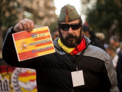 Un manifestant contre l'indépendance de la Catalogne à Barcelone, en Espagne, le 2 décembre 2017 - Josep LAGO [AFP/Archives]