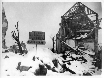 Le 57 rue de Geôle au cours de l'hiver 1944/1945. - Archives Municipales de la Ville de Caen