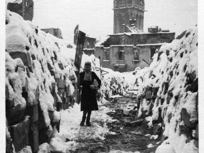 Rue de l'Ancienne Halle à l'hiver 1944/1945. - Archives Municipales de la Ville de Caen