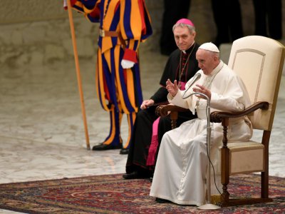 Le pape François adresse ses voeux au personnel du Vatican, le 21 décembre - Andreas SOLARO [AFP]