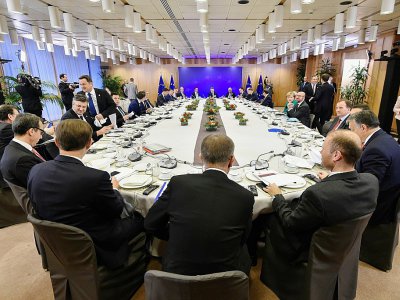 Les dirigeants européens lors d'un petit déjeuner, au second jour du sommet de Bruxelles le 15 décembre 2017. A l'ordre du jour, un projet de réforme de la zone euro proposé par le président français Emmanuel Macron - JOHN THYS [POOL/AFP/Archives]