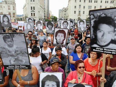 Manifestation le 25 décembre à Lima contre la grâce accordée à l'ex-président Alberto Fujimori - Juan Vita [AFP]