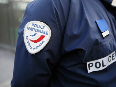 Deux policiers ont été pris à partie et l'un d'entre eux a été frappé à Aulnay-sous-Bois (Seine-Saint-Denis) alors qu'ils voulaient contrôler un scooter volé - PATRICK KOVARIK [AFP]