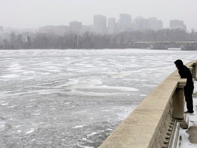 Le Potomac, fleuve qui traverse Washington, était complètement gelé jeudi 4 janvier - SAUL LOEB [AFP]