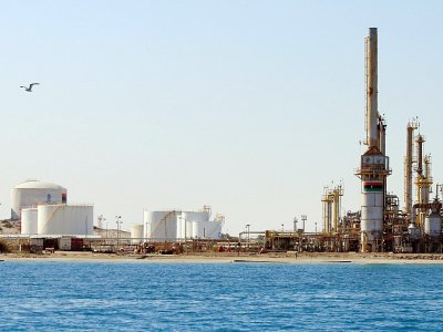 A general view shows an oil facility in oil-rich Libya where oil revenues have more than tripled in 2017 according to the central bank despite violence and political instability - Abdullah DOMA [AFP]