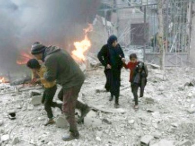 Photo de raids aériens attribués au régime de Damas et à son allié russe, le 6 janvier 2018 dans la région de la Ghouta orientale - [AFP]