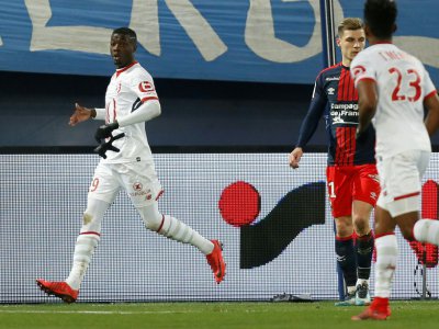 L'attaquant lillois Nicolas Pepe a offert une victoire précieuse à son équipe sur la pelouse de Caen, le 13 janvier 2018 - CHARLY TRIBALLEAU [AFP]