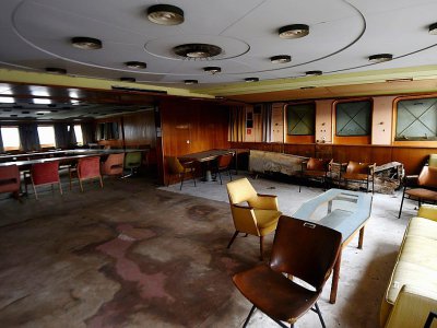 Un des salons du yacht "Galeb", ayant appartenu Josip Broz Tito, au port de Rijeka, le 13 décembre 2017 en Croatie - STR [AFP]