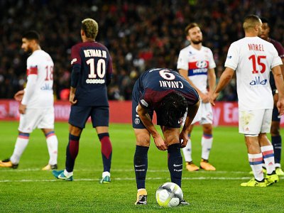 L'épisode du "penaltygate" entre Neymar et Edinson Cavani durant PSG-Lyon à Paris, le 17 septembre 2017 - FRANCK FIFE [AFP/Archives]