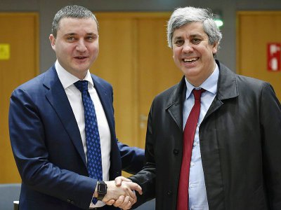 Le ministre bulgare des Finances Vladislav Goranov (g) et son homologue portugais et président de l'Eurogroupe Mario Centeno à Bruxelles, le 23 janvier 2018 - JOHN THYS [AFP]