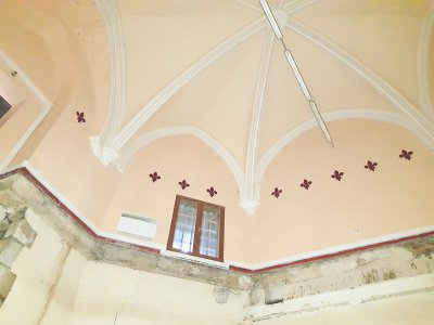 Le plafond de la chapelle (ex bibliothèque de la prison). - Eric Mas
