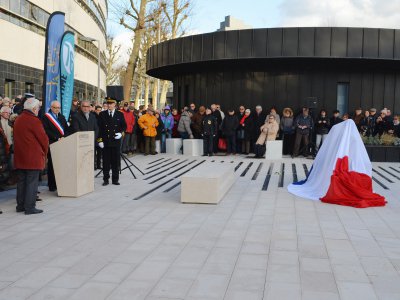 Le mémorial a été inauguré jeudi 1er février 2018 sur la place Carnot, à Rouen. - Amaury Tremblay