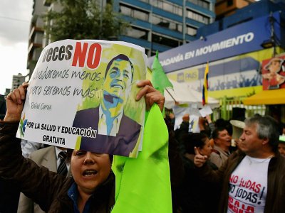 Des partisans de l'ex-président de l'Equateur Rafael Correa manifestent à Quito, le 16 janvier 2018 - Rodrigo BUENDIA [AFP]