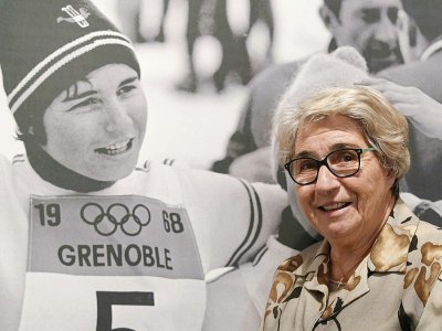 L'ancienne championne française Marielle Goitschel, médaille d'or en slalom aux Jeux de Grenoble en 1968, lors d'une visite au Musée Dauphinois, le 5 février 2018 à Grenoble - PHILIPPE DESMAZES [AFP]
