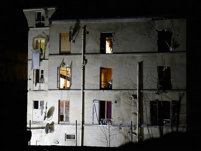 Immeuble à Saint-Denis, en proche banlieue parisienne, où l'organisateur présumé des attaques du 13 novembre à Paris, Abdelhamid Abaaoud, a été tué lors d'une opération policière le 18 novembre 2015 - ERIC FEFERBERG [AFP]