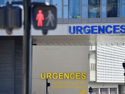 La réforme du financement des hôpitaux sera sur la table, après une dégradation des comptes sans précédent en 2017: le déficit est estimé à 1,5 milliard d'euros pour les seuls établissement publics - LOIC VENANCE [AFP]
