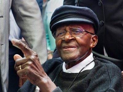 Prix Nobel de la Paix, l'archevêque sud-africain Desmond Tutu, ici au Cap le 7 octobre 2016, a renoncé à son rôle d'ambassadeur pour Oxfam, - Rodger Bosch [AFP/Archives]