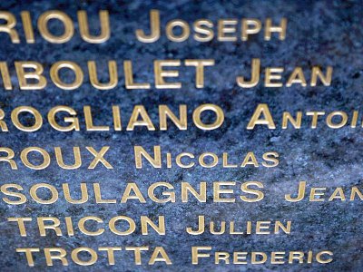 Le nom de Jean Soulagnes inscrit sur un monument aux morts à Marseille, le 23 février 2018 - BORIS HORVAT [AFP/Archives]