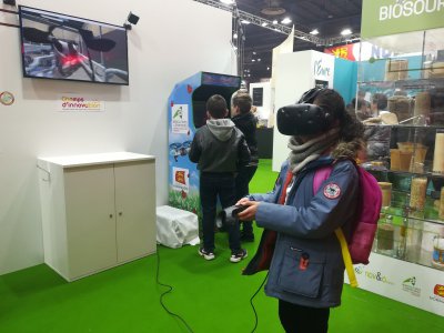 La réalité virtuelle s'invite aussi au Salon de l'Agriculture. - Charlotte Derouin