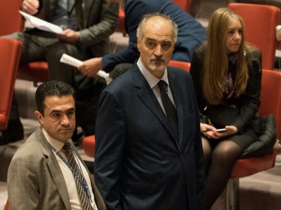 L'ambassadeur de la Syrie à l'Onu, Bashar Jaafari, arrive avant un vote du Conseil de sécurité sur un cessez -le-feu humanitaire en Syrie, le 24 février 2018 à New York - Don EMMERT [AFP]