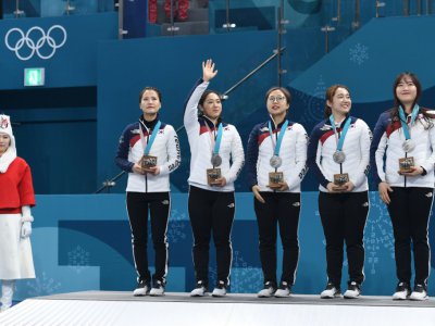 L'équipe féminine sud-coréenne de curling, médaille d'argent des Jeux de Pyeongchang, le 25 février 2018 - WANG Zhao [AFP]