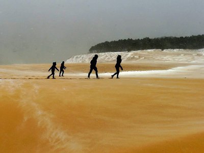 La dune du Pyla a été recouverte le 28 février d'une fine couche de neige - Nicolas TUCAT [AFP/Archives]
