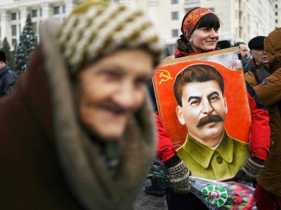 Commémoration du 65 vanniversaire de la mort de Staline à Moscou, sur la place Rouge, le 5 mars 2018 - Kirill KUDRYAVTSEV [AFP]