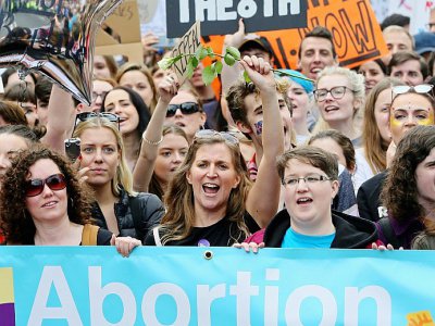 Des femmes manifestent pour la libéralisation de l'avortement, le 30 septembre 2017 à Dublin, en Irlande - Paul FAITH [AFP/Archives]