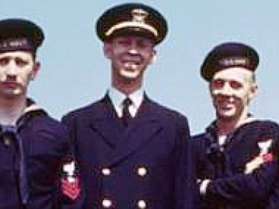 Les quatre hommes de l'équipe de tournage de l'US Navy chargé de filmer le débarquement à Utah Beach, De gauche à droite, Morris, Fred, Zeke, et Bob le soldat qui a pris les clichés - DR