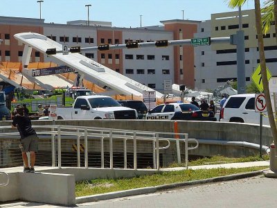 Capture d'écran de l'AFP TV montrant le pont écroulé à promixité de l'université internationale de Floride à Miami, le 15 mars 2018 - Miguel GUTIERREZ [AFP]