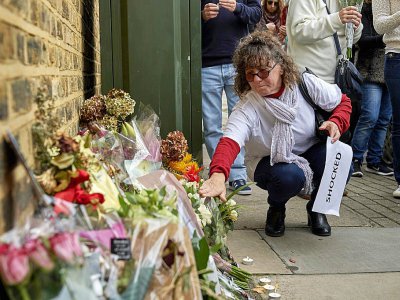 Des fleurs déposées après une marche le 8 octobre 2017 à Londres en hommage à Sophie Lionnet, une jeune fille au pair française retrouvée morte en septembre - NIKLAS HALLE'N [AFP/Archives]