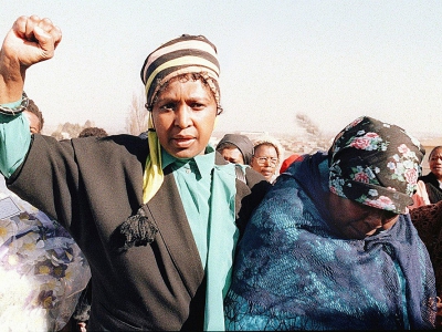 Winnie Mandela, décédée lundi, icone de la lutte anti-apartheid en Afrique du Sud, 27 juillet 1987 - WALTER DHLADHLA [AFP/Archives]