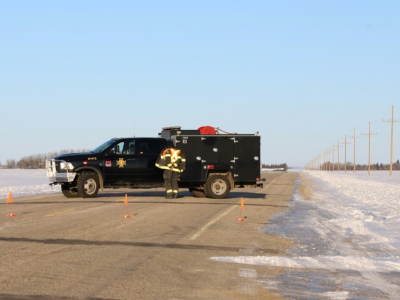 Un véhicule des secours près du lieu d'une collision entre un camion et un bus transportant une équipe de hockeyeurs dans la province canadienne de la Saskatchewan (ouest), le 7 avril 2018 - Kymber RAE [AFP]