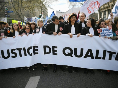 Banderole de tête à la manifestation parisienne contrte le projet de réforme de la justice, mercredi 11 avril 2018 à Paris - Lionel BONAVENTURE [AFP]