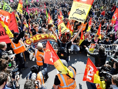 Les manifestants rassemblés au métro Tolbiac, dans le 13e arrondissement de Paris, le 13 avril 2018 - GERARD JULIEN [AFP]
